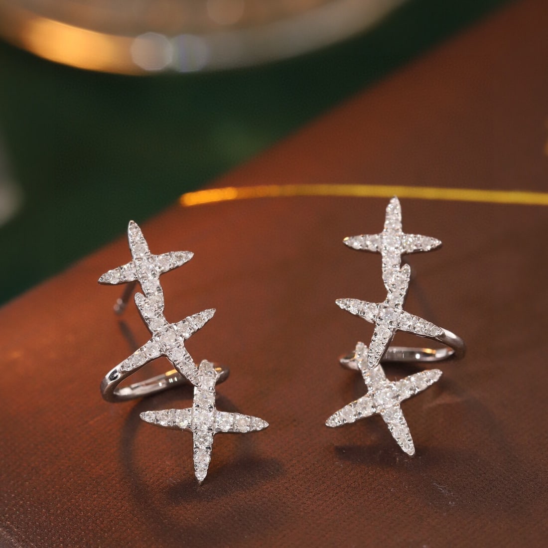 14k Gold 0.46 Ct Natural H Diamond Earrings: Ref:231059126 // gold content:14k gold // main gemstone:diamond // shape:round // carat weight:0. 46ct // clarity grade:vs-si // color:h // treatment:natural // cut grade:g // Condition: NewLow