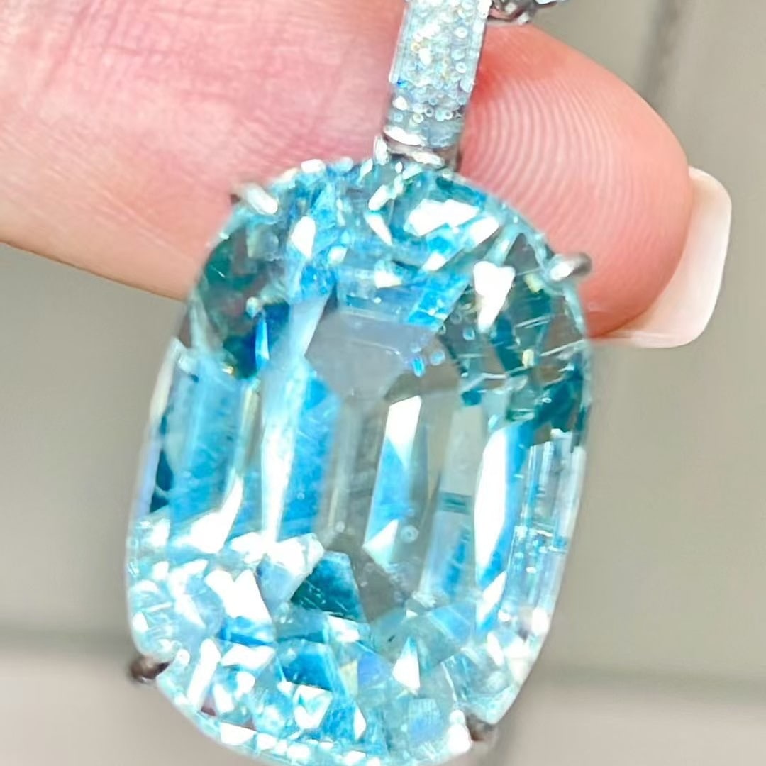14k Gold 12.1 Ct Natural Aquamarine & Diamond Pendant( Without Chain ) - 2
