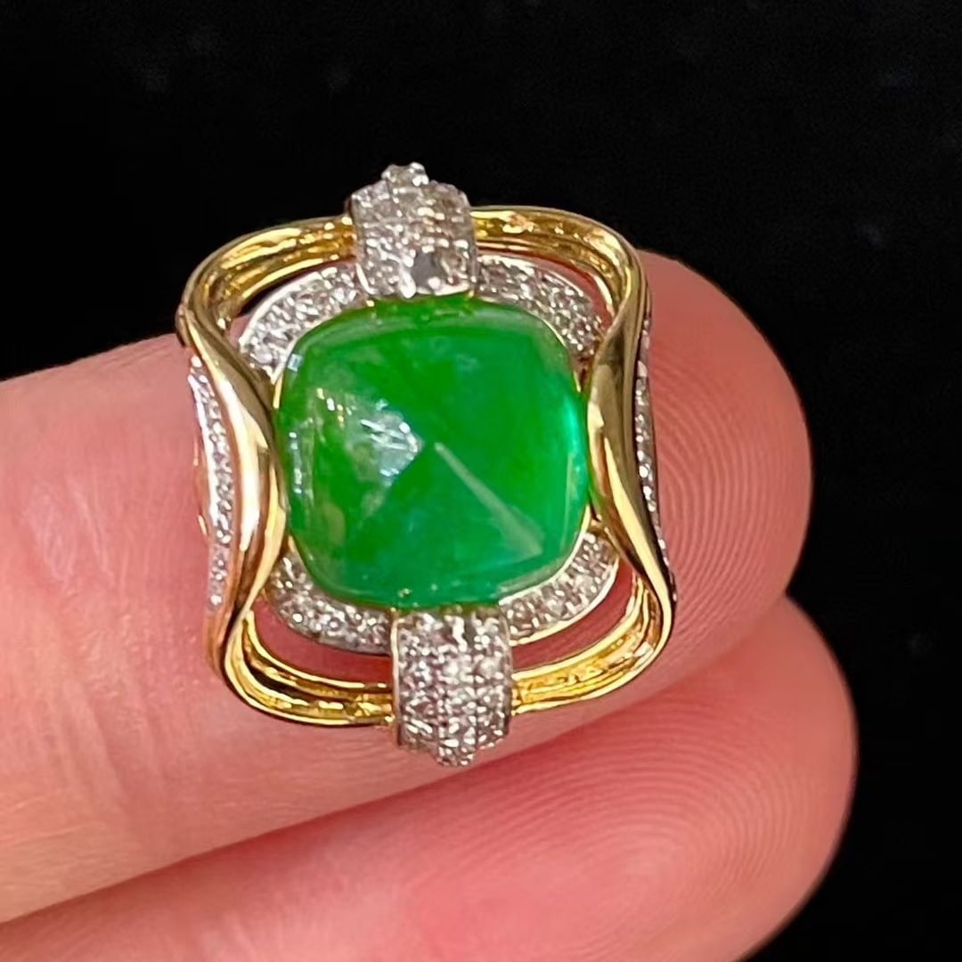 14k Gold 2.65 Ct Natural Emerald & Diamond Pendant( Without Chain ): Ref:231059152 // gold content:14k gold // main gemstone:emerald // shape:sugar-loaf // carat weight:2. 65ct // color:green // treatment:natural // // adjacent gemstone 2 : diamond // shape:round //