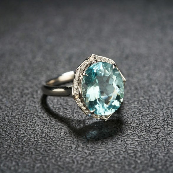14k Gold 4.69 Ct Natural Aquamarine & Diamond Ring - 2
