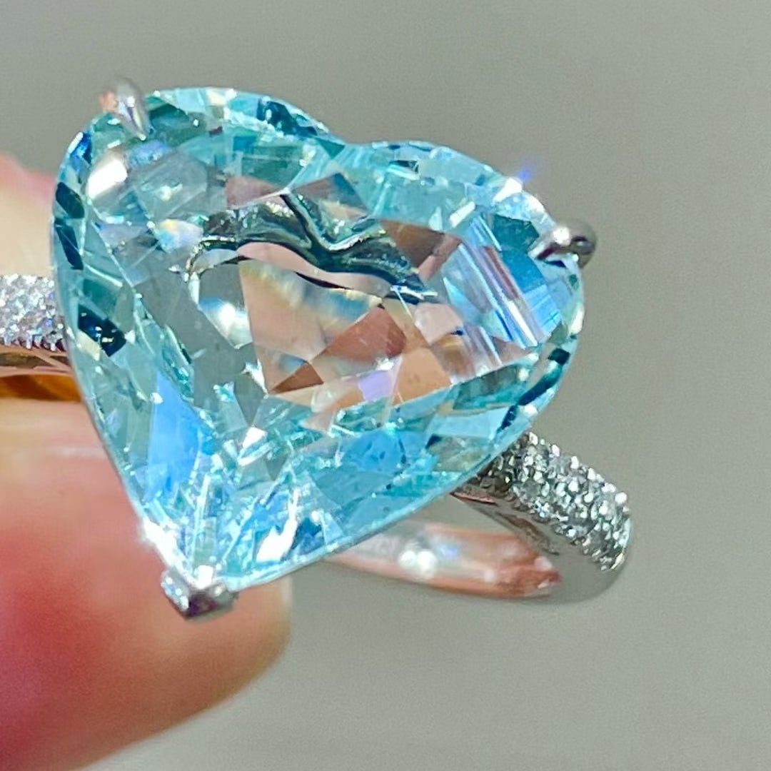 14k Gold 6.8 Ct Natural Aquamarine & Diamond Ring - 2