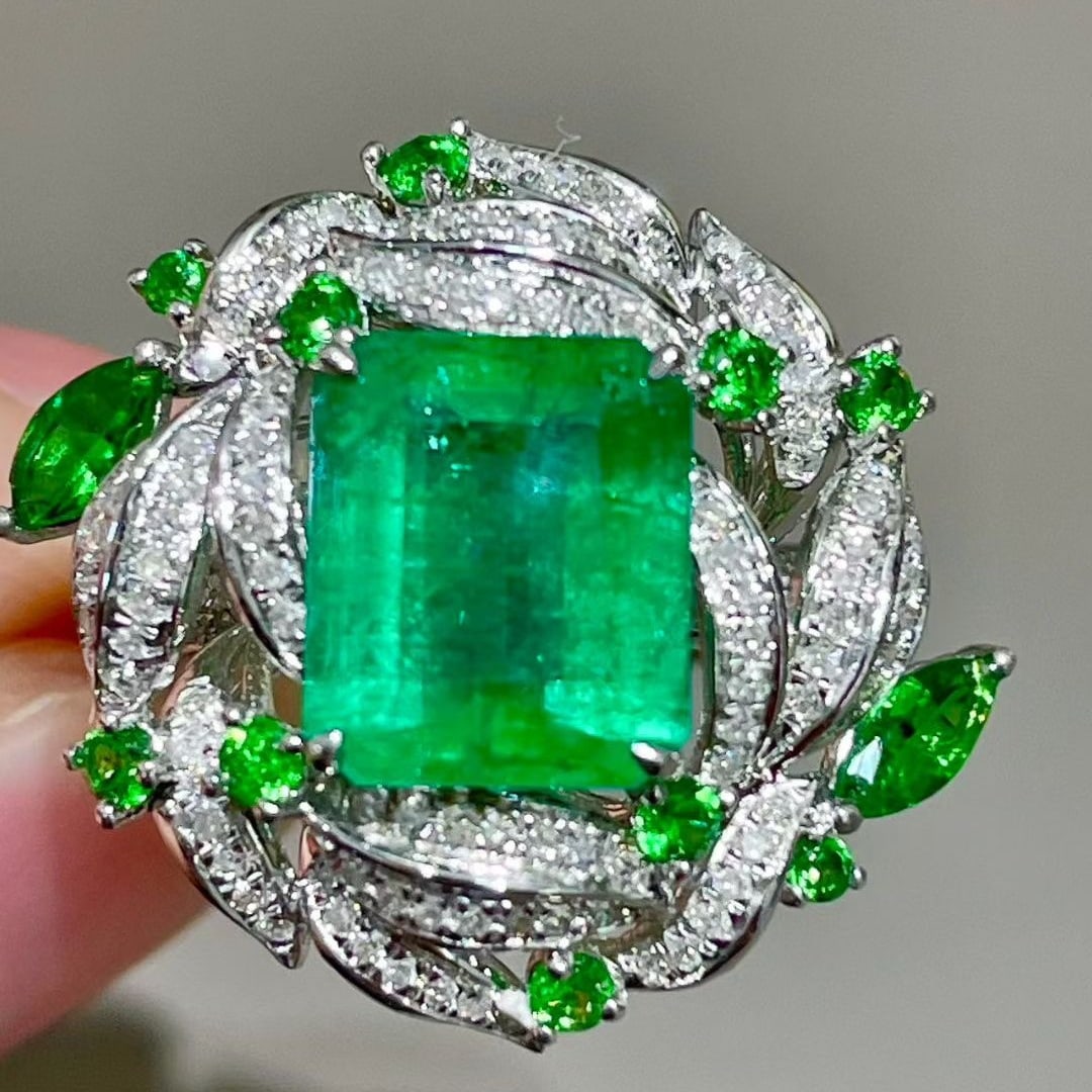 14k Gold 2.98 Ctw Vivid Green Natural Emerald & Diamond Ring (1 of 7)