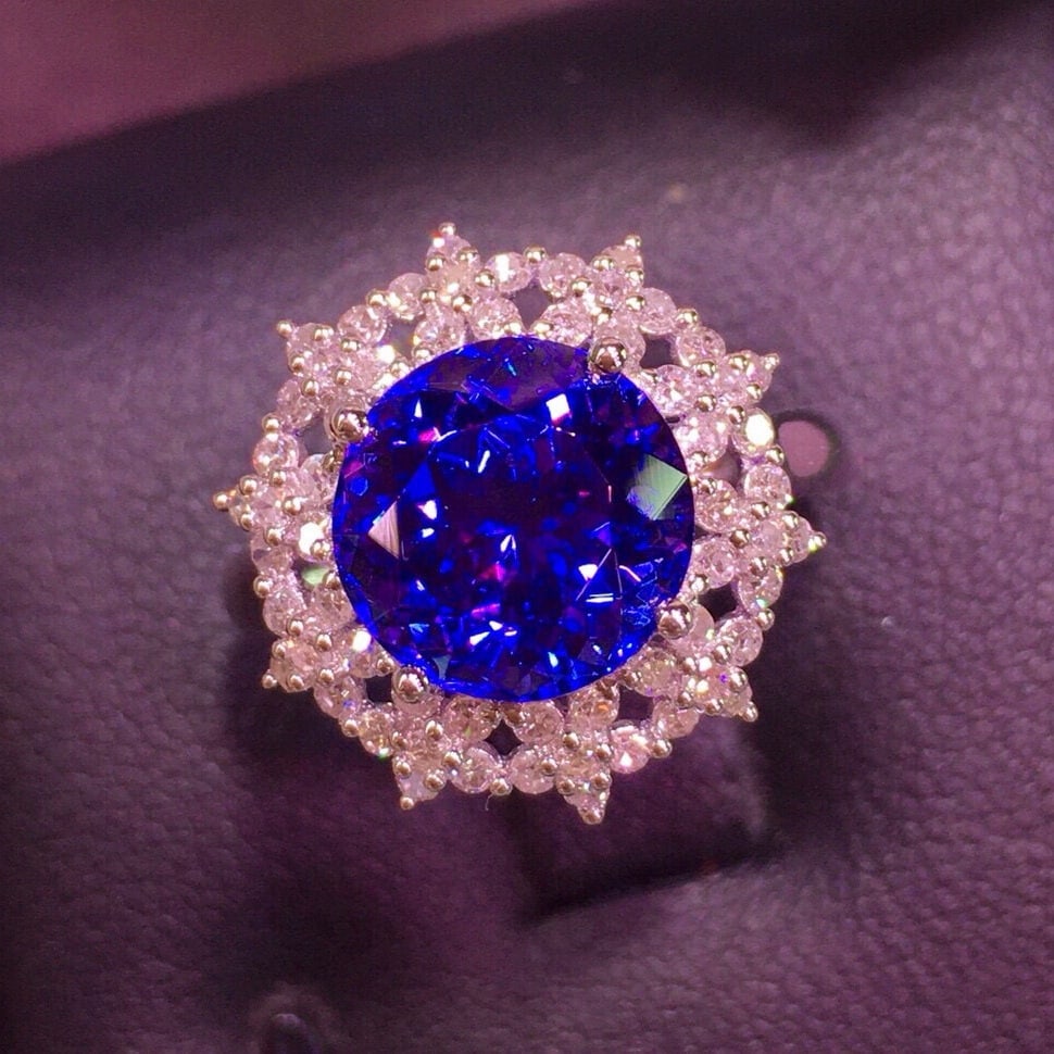 14k Gold 4.85 Ct Natural Tanzanite & Diamond Ring - 4