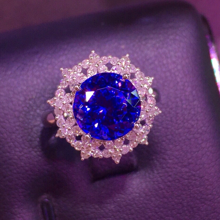 14k Gold 4.85 Ct Natural Tanzanite & Diamond Ring - 5
