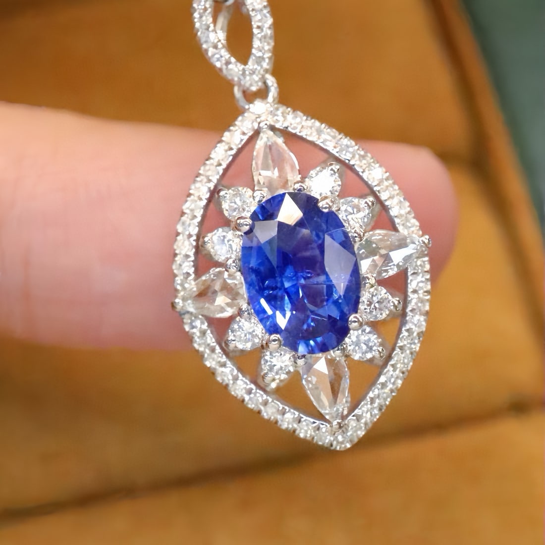 14k Gold 1.53 Ctw Natural Sapphire & Diamond Pendant( Without Chain ): Ref:231059240 // gold content:14k gold // main gemstone:sapphire // shape:oval // carat weight:1. 06ct // color:cornflower blue // treatment:natural // // adjacent gemstone 2 : diamond // number of