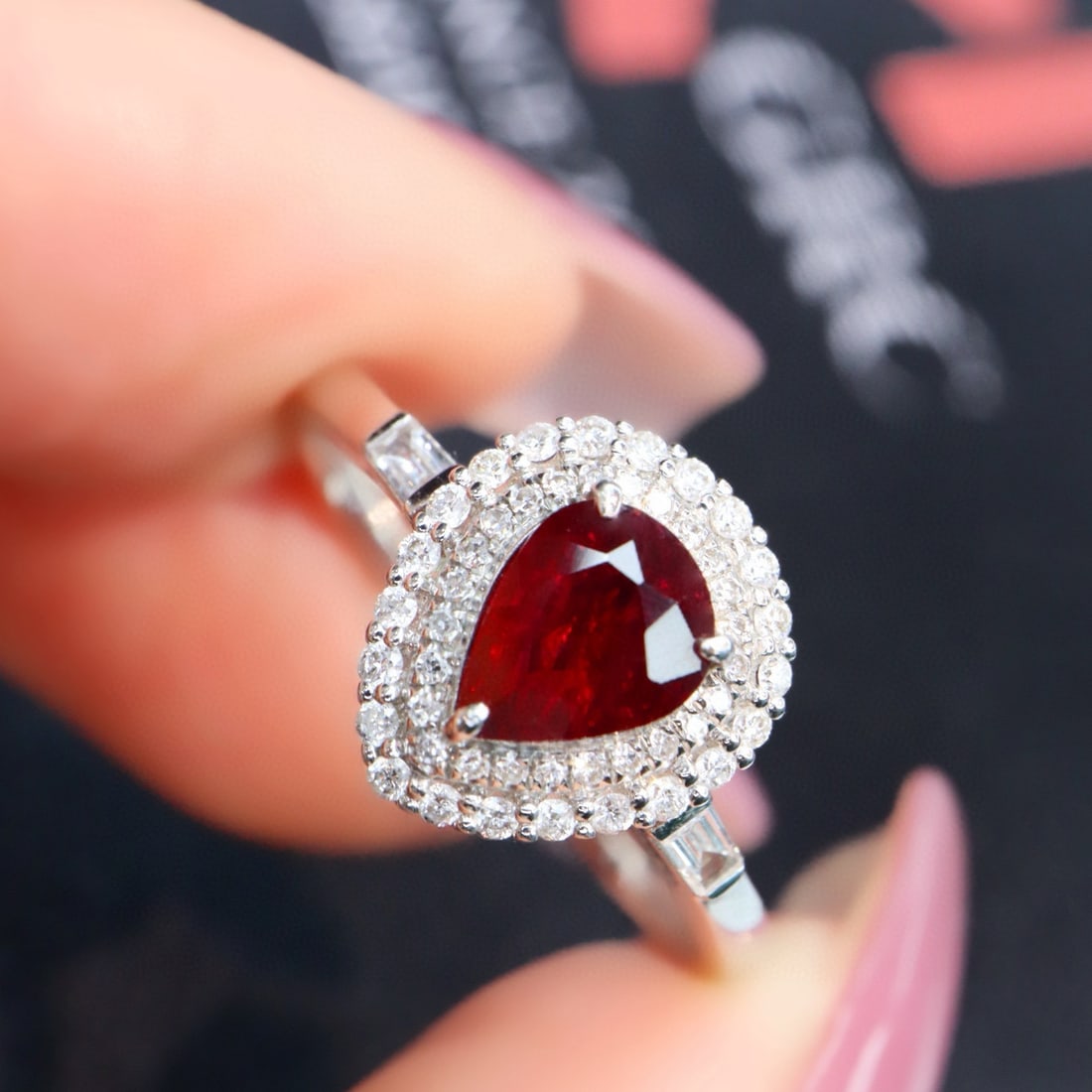 14k Gold 1.31 Ctw Natural Ruby & Diamond Ring: Ref:231059246 // gold content:14k gold // ring size:7. 25us // // main gemstone:ruby // shape:pear // carat weight:1. 08ct // color:pigeonblood red // treatment:natural // // adjacent gemstone 2 : dia