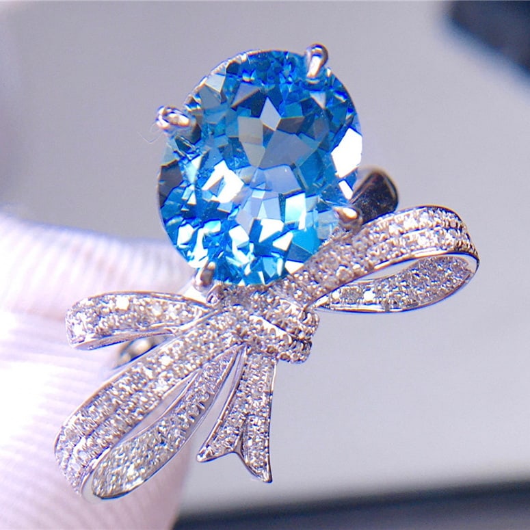 14k Gold 3.6 Ct Natural Aquamarine & Diamond Ring - 4