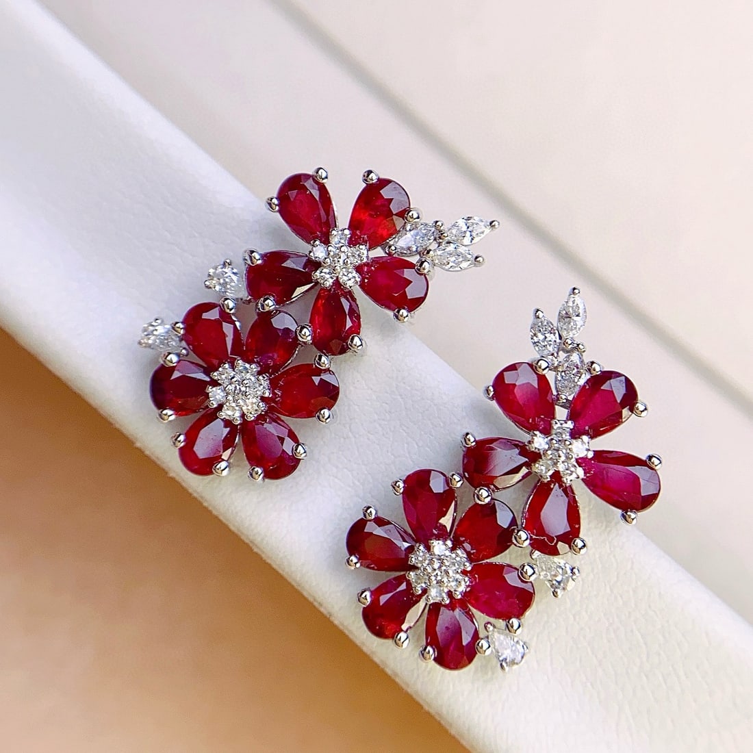 14k Gold 6.00 Ct Natural Ruby & Diamond Earrings - 4