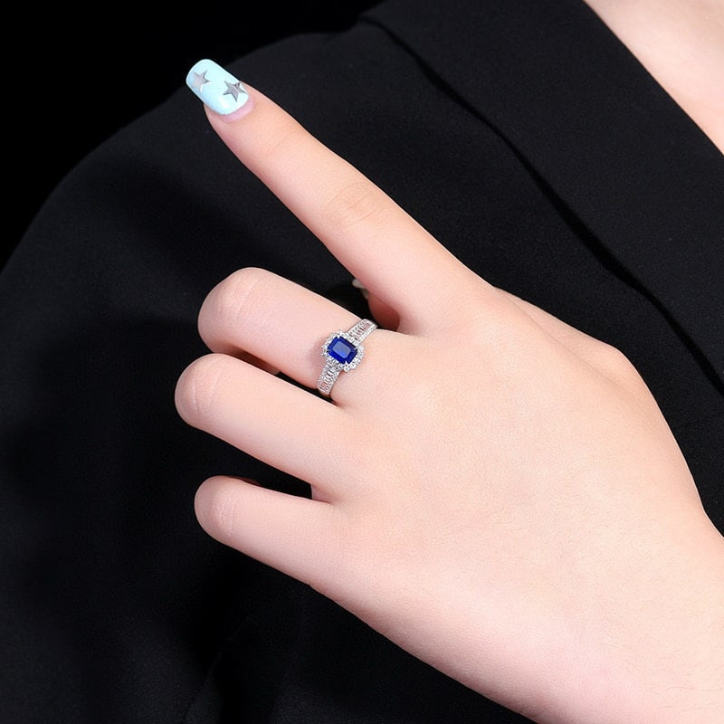 14k Gold 1.67 Ctw Vivid Blue Natural Sapphire & Diamond Ring - 7