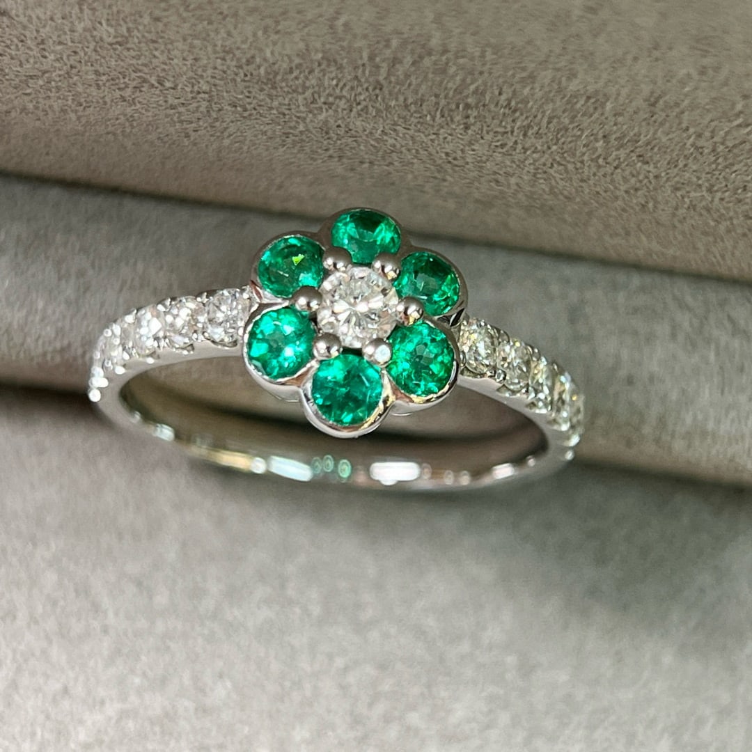 14k Gold 1.6 Ctw Natural Emerald & Diamond Ring - 2