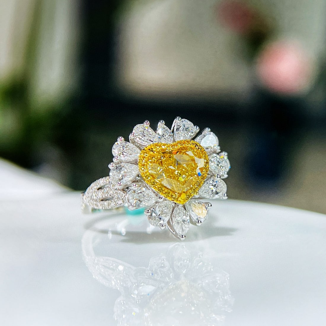 Gia Certified 14k Gold 3.76 Ctw Natural Yellow Diamond & Diamond Ring/pendant( Without Chain ): Ref:231060081 // gold content:14k gold // ring size:7. 25us // // main gemstone:yellow diamond // certified:gia // shape:heart // carat weight:2ct // clarity grade:vs1 // color:yellow //