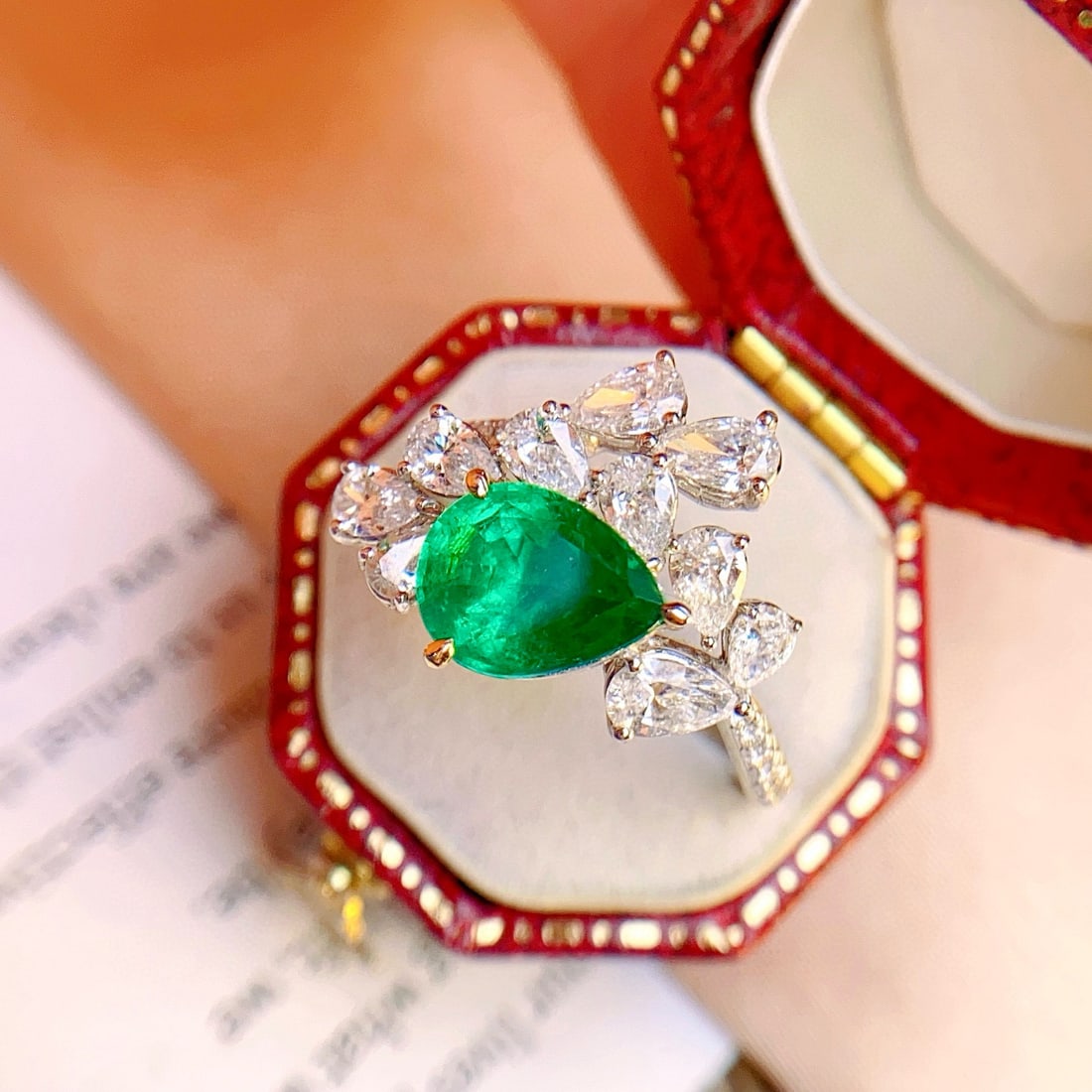 14k Gold 2.00 Ct Vivid Green Natural Emerald & Diamond Ring - 2