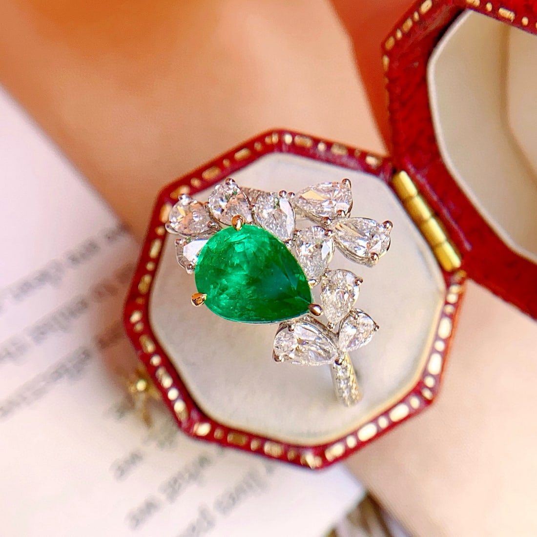 14k Gold 2.00 Ct Vivid Green Natural Emerald & Diamond Ring - 5