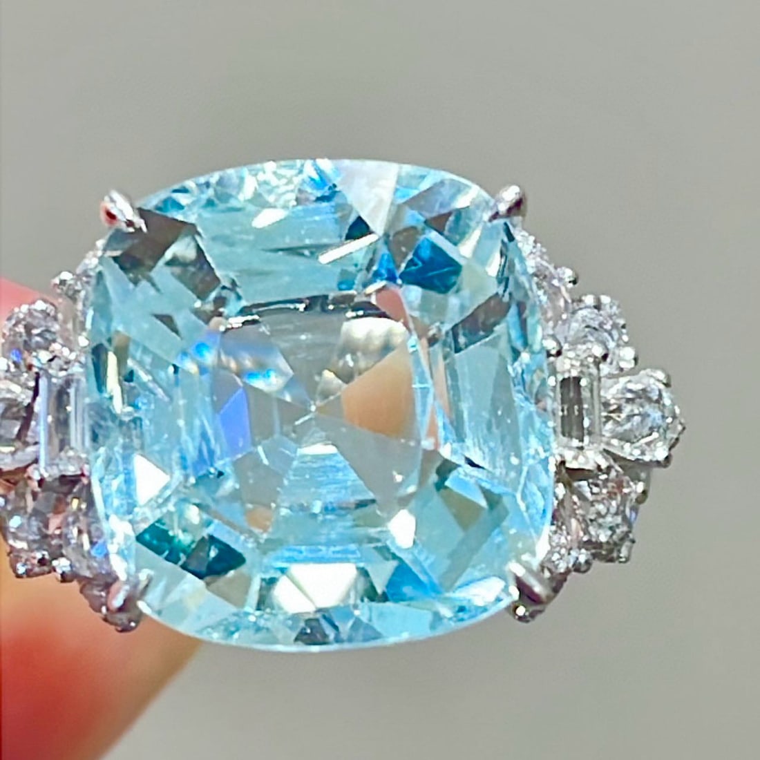 14k Gold 7.45 Ct Natural Aquamarine & Sapphire & Diamond Ring - 2