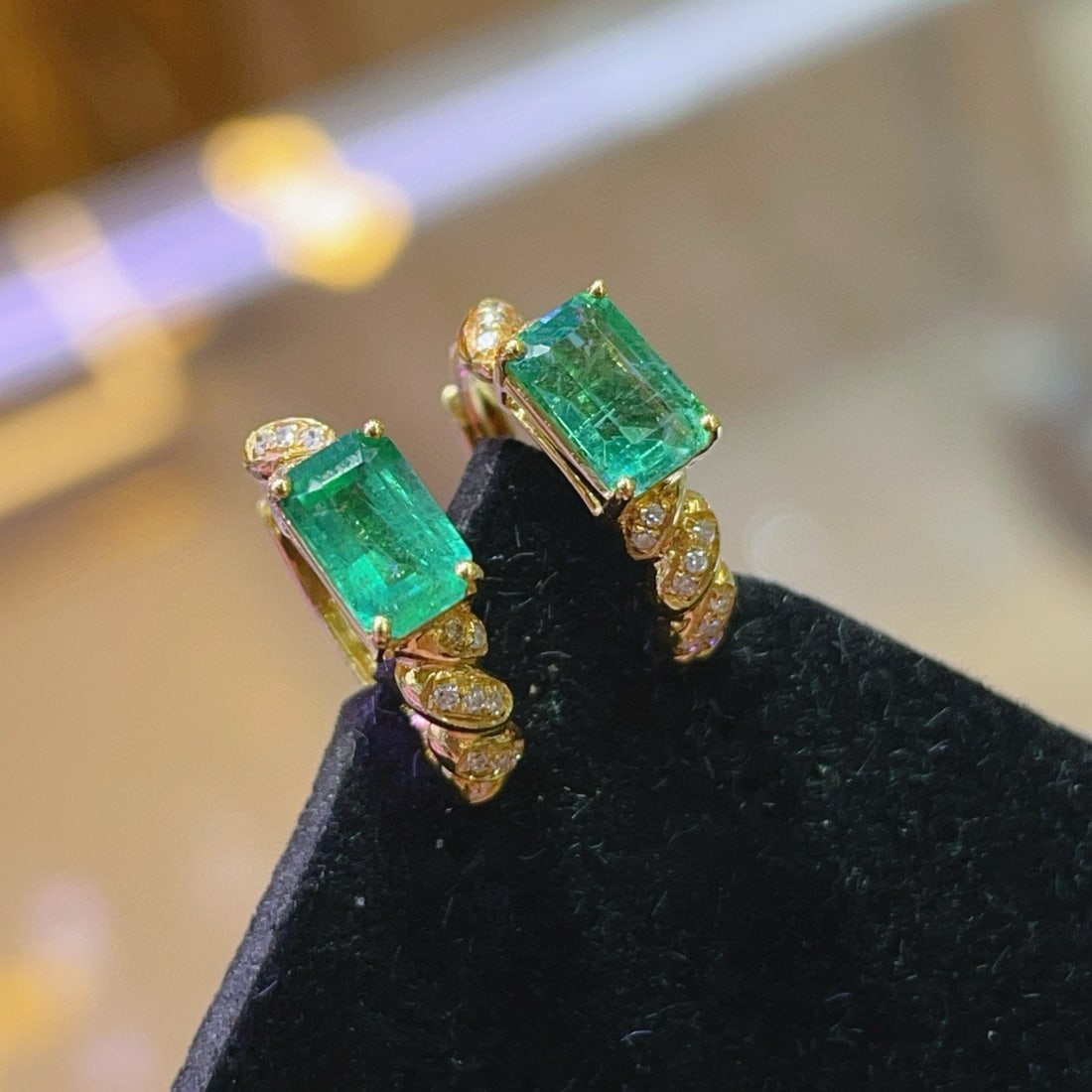 14k Gold 1.05 Ct Natural Emerald & Diamond Earrings - 2