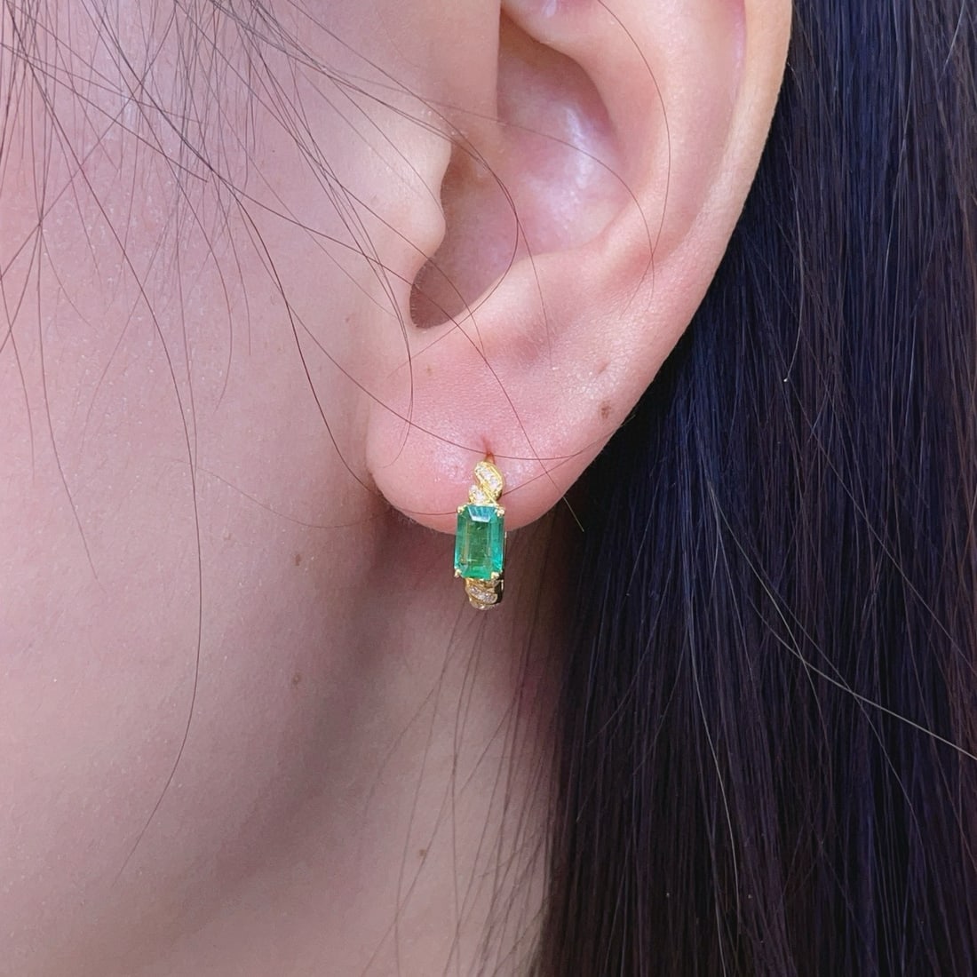 14k Gold 1.05 Ct Natural Emerald & Diamond Earrings - 4