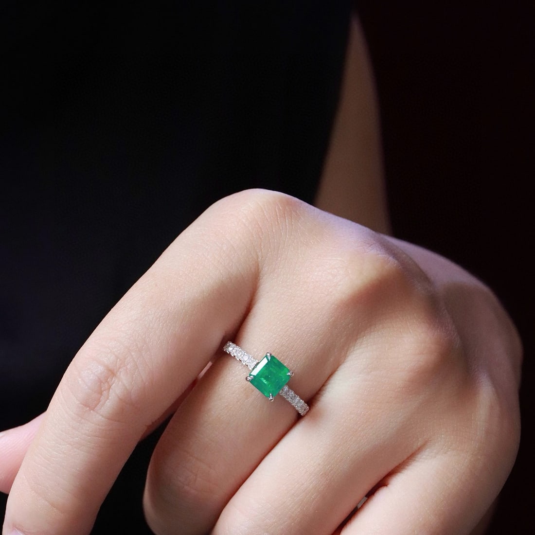 14k Gold 1.51 Ctw Vivid Green Natural Emerald & Diamond Ring - 5