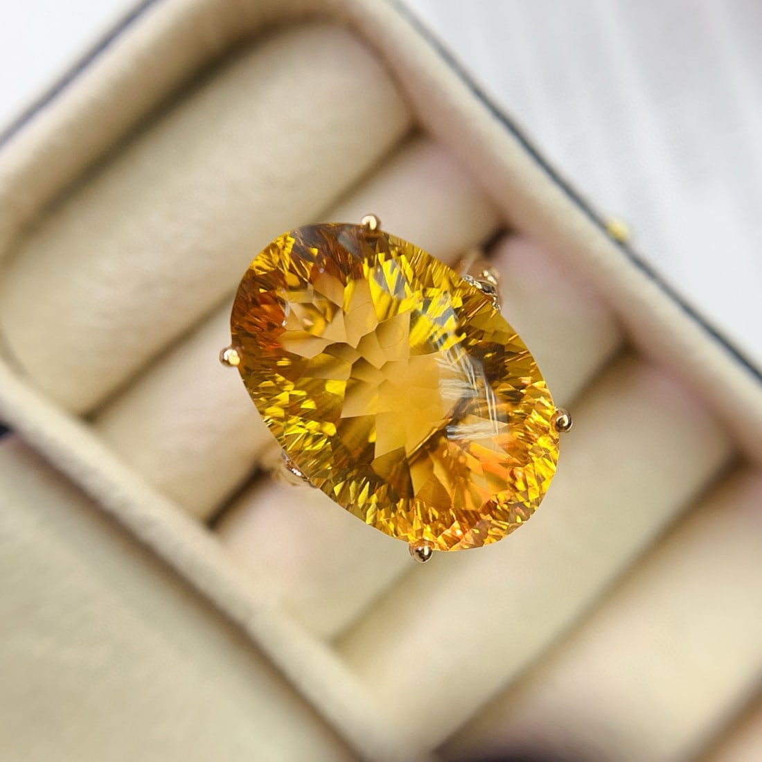 14k Gold 13.40 Ct Natural Citrine & Diamond Ring - 6