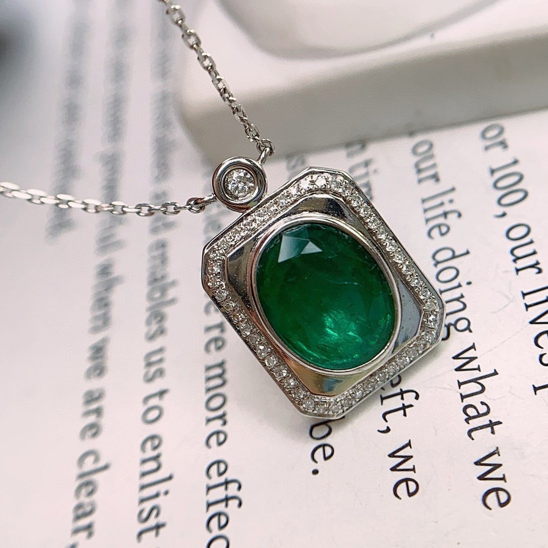 14k Gold 1.45 Ct Vivid Green Natural Emerald & Diamond & Sapphire Necklace - 2