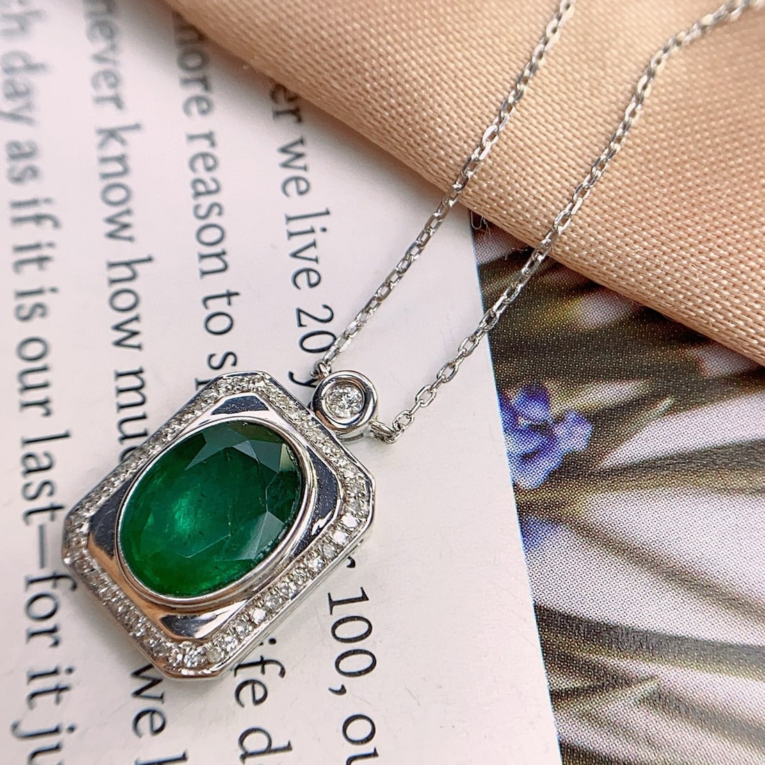 14k Gold 1.45 Ct Vivid Green Natural Emerald & Diamond & Sapphire Necklace - 4