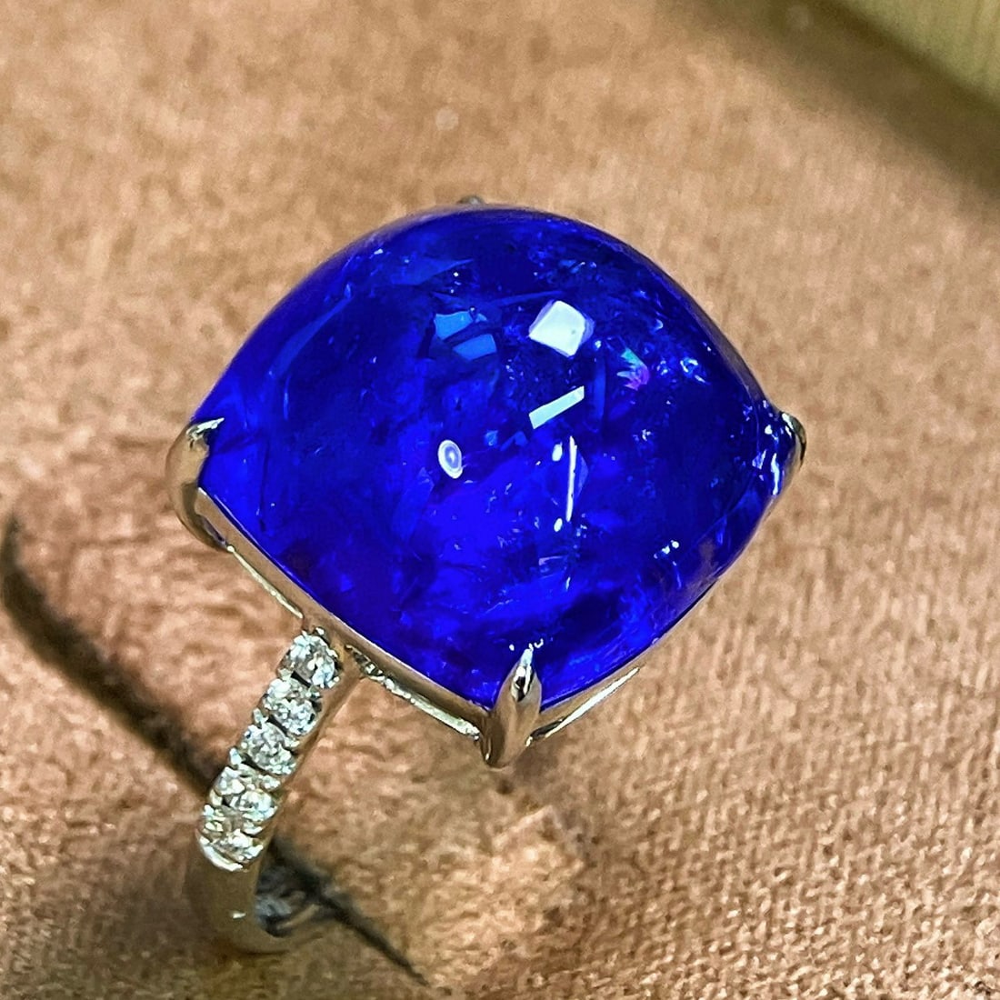 14k Gold 16.80 Ctw Natural Tanzanite & Diamond Ring - 3