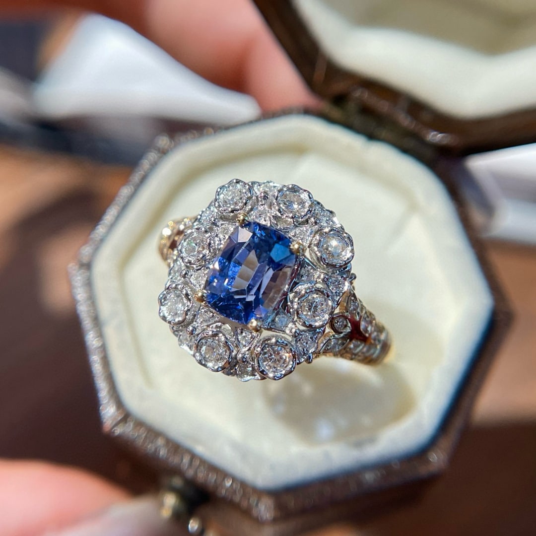 14k Gold 1.10 Ct Natural Sapphire & Diamond Ring: Ref:231060148 // gold content:14k gold // ring size:7. 25us // // main gemstone:sapphire // shape:cushion // carat weight:1. 10ct // color:blue // treatment:natural // // adjacent gemstone 2 :