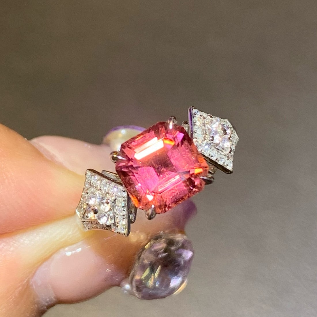 14k Gold 2.67 Ctw Natural Tourmaline & Diamond Ring: Ref:231060149 // gold content:14k gold // ring size:7. 25us // // main gemstone:tourmaline // shape:octagonal // carat weight:2. 55ct // color:red // treatment:natural // // adjacent gemstone 2 :