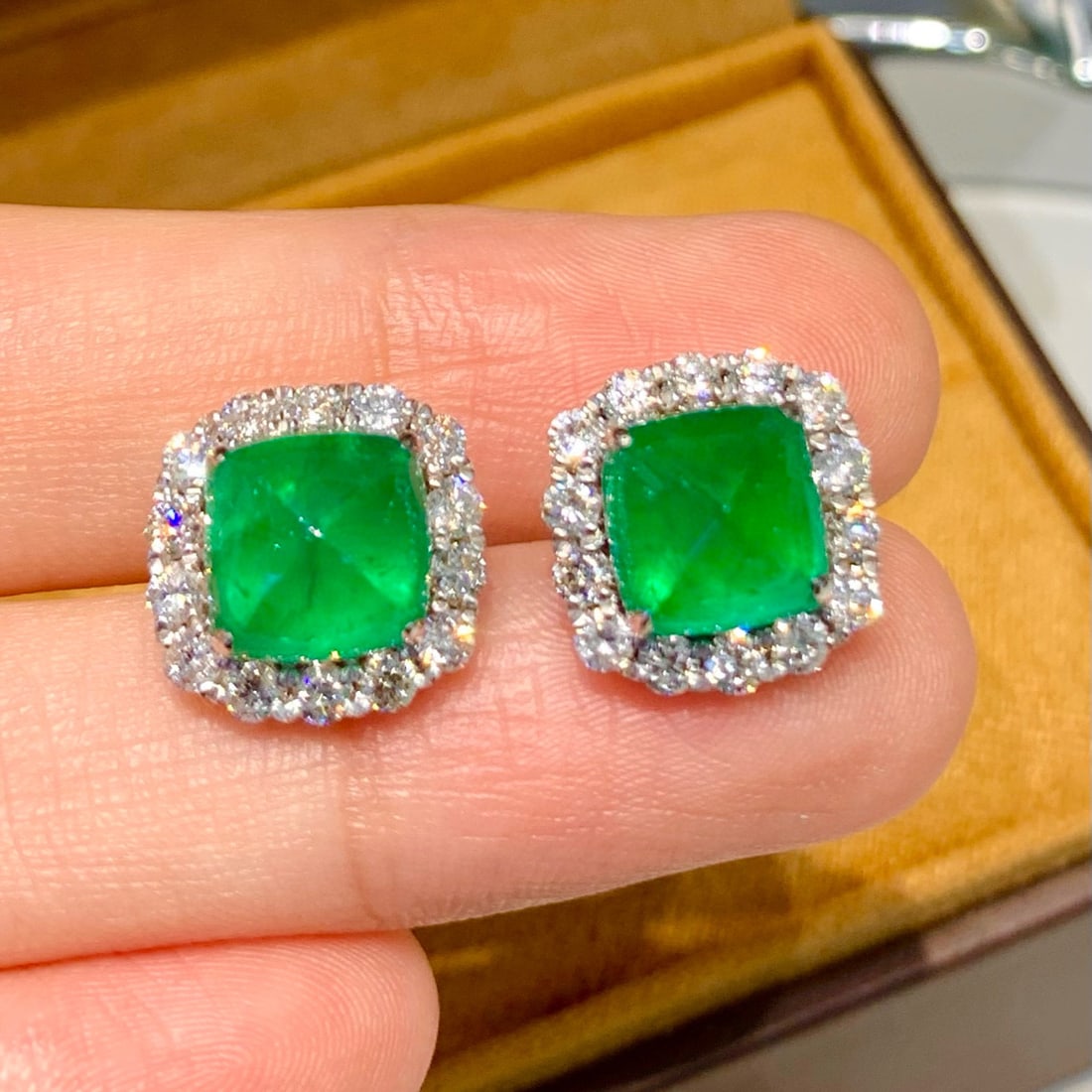 14k Gold 5.85 Ct Vivid Green Natural Emerald & Diamond Earrings - 2