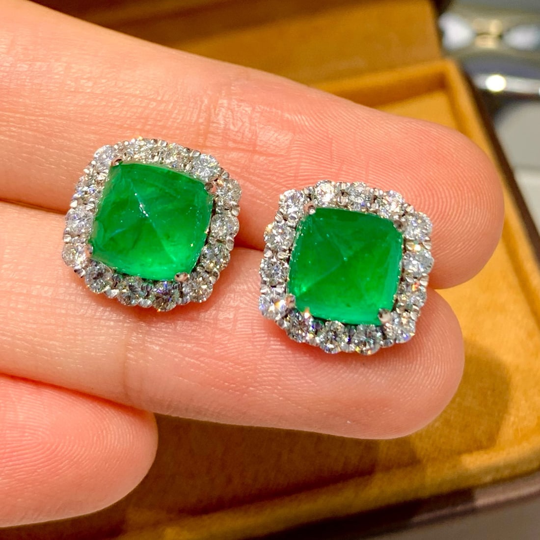14k Gold 5.85 Ct Vivid Green Natural Emerald & Diamond Earrings - 3