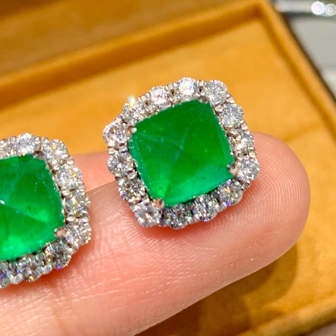 14k Gold 5.85 Ct Vivid Green Natural Emerald & Diamond Earrings - 4