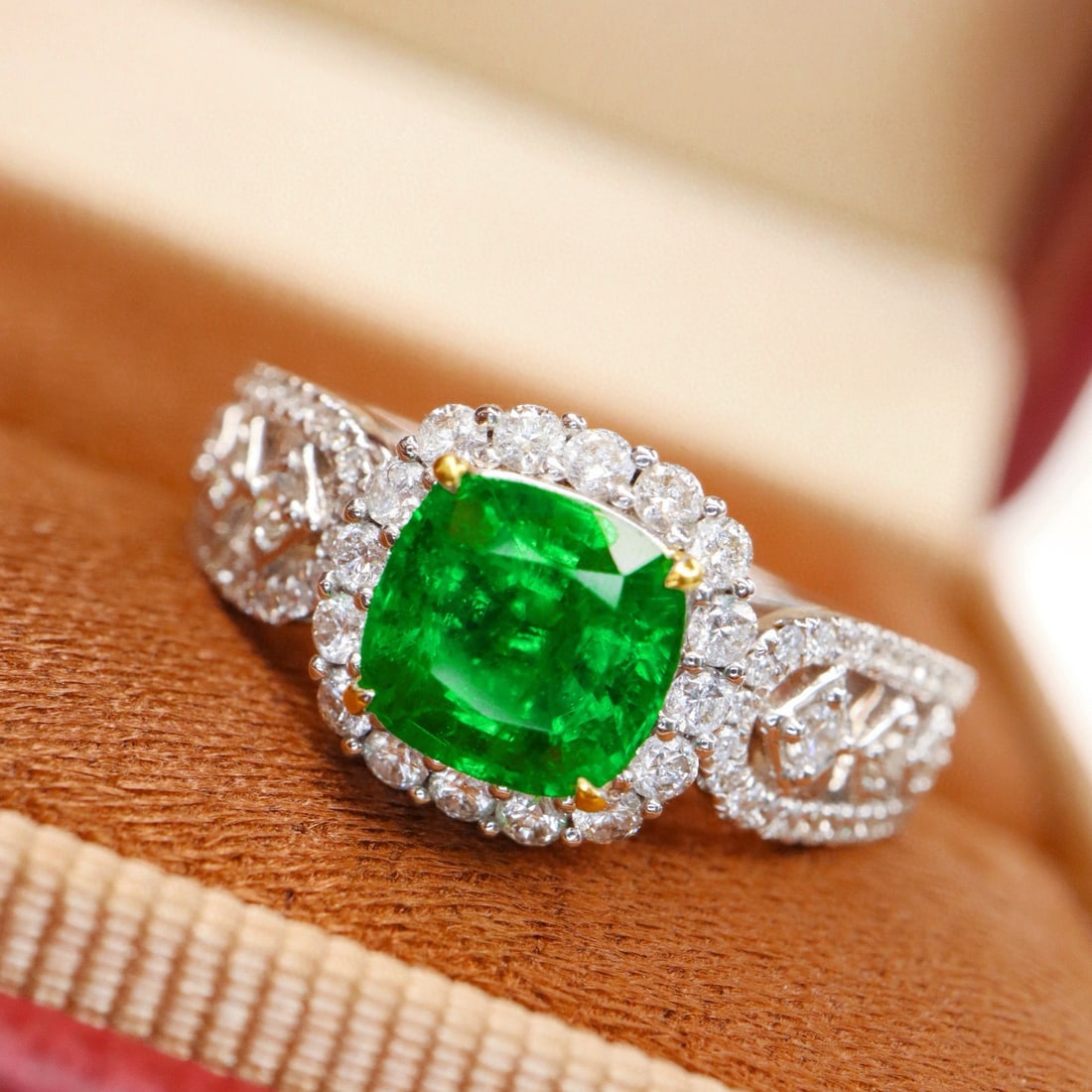 14k Gold 1.71 Ctw Vivid Green Natural Emerald & Diamond Ring: Ref:231060169 // gold content:14k gold // ring size:7. 25us // // main gemstone:emerald // shape:cushion // carat weight:1. 26ct // color:vivid green // treatment:natural // // adjacent gemstone 2 : d