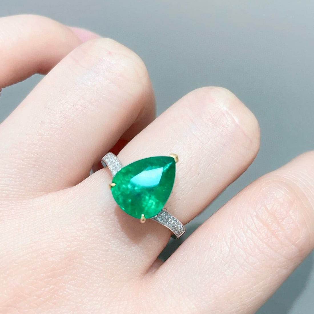 14k Gold 3.17 Ct Vivid Green Natural Emerald & Diamond Ring - 5