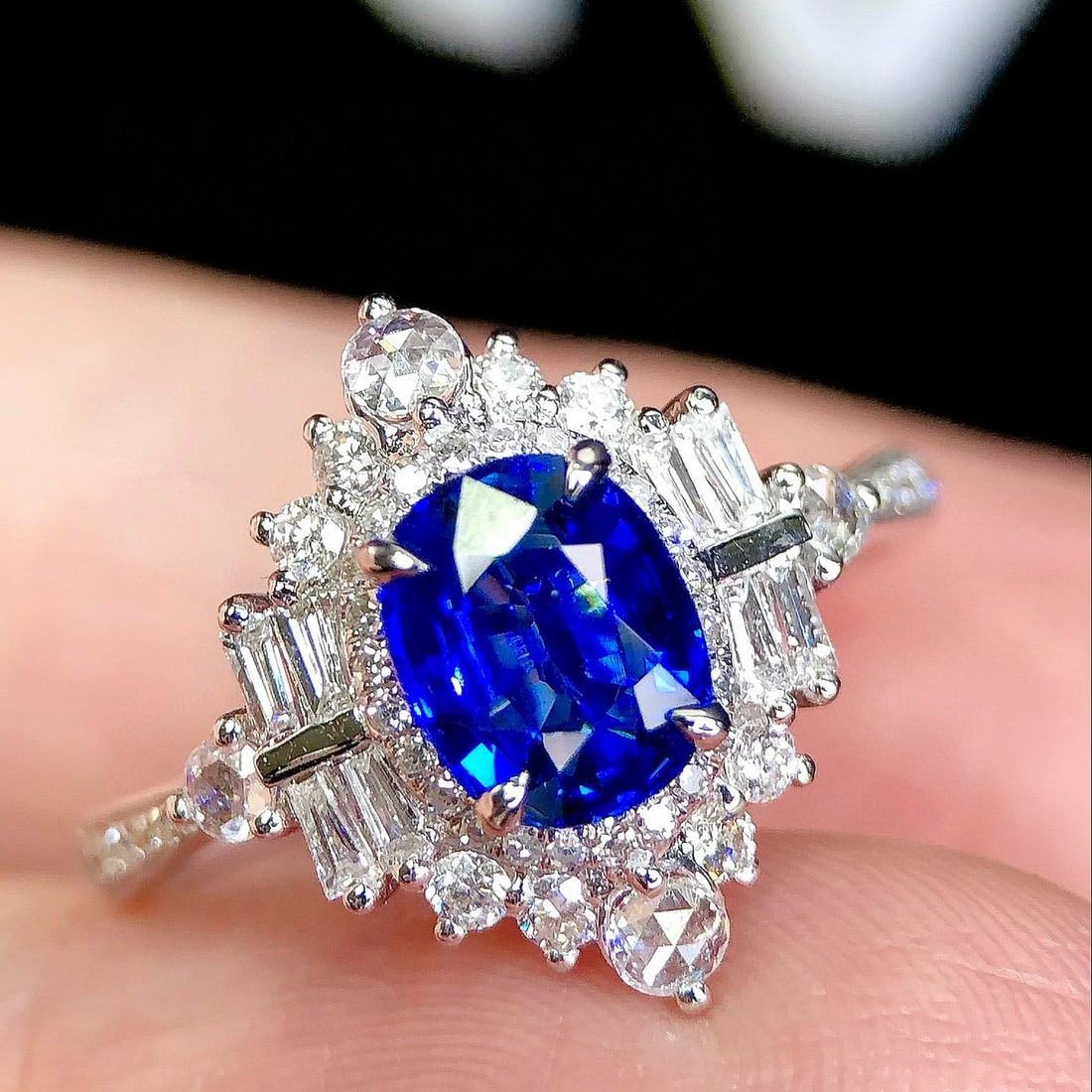 14k Gold 1.72 Ctw Natural Sapphire & Diamond Ring: Ref:231060202 // gold content:14k gold // ring size:7. 25us // // main gemstone:sapphire // shape:oval // carat weight:1. 34ct // color:royal blue // treatment:natural // // adjacent gemstone 2 :