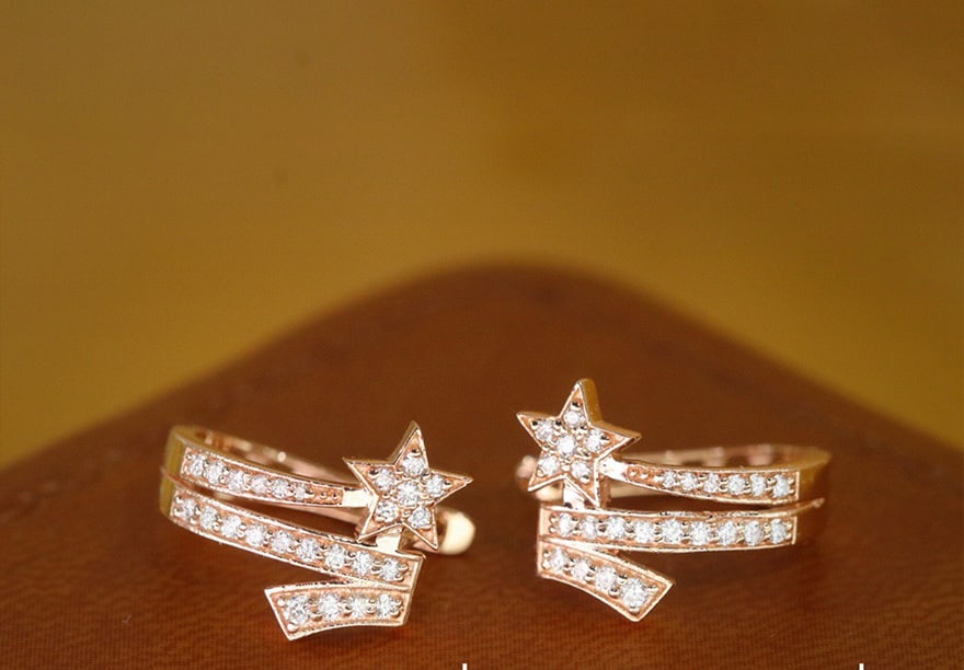 14k Gold 0.4 Ct Natural H Diamond Earrings: Ref:231060223 // gold content:14k gold // main gemstone:diamond // shape:round // carat weight:0. 4ct // clarity grade:vs-si // color:h // treatment:natural // cut grade:g // Condition: New Low Estim