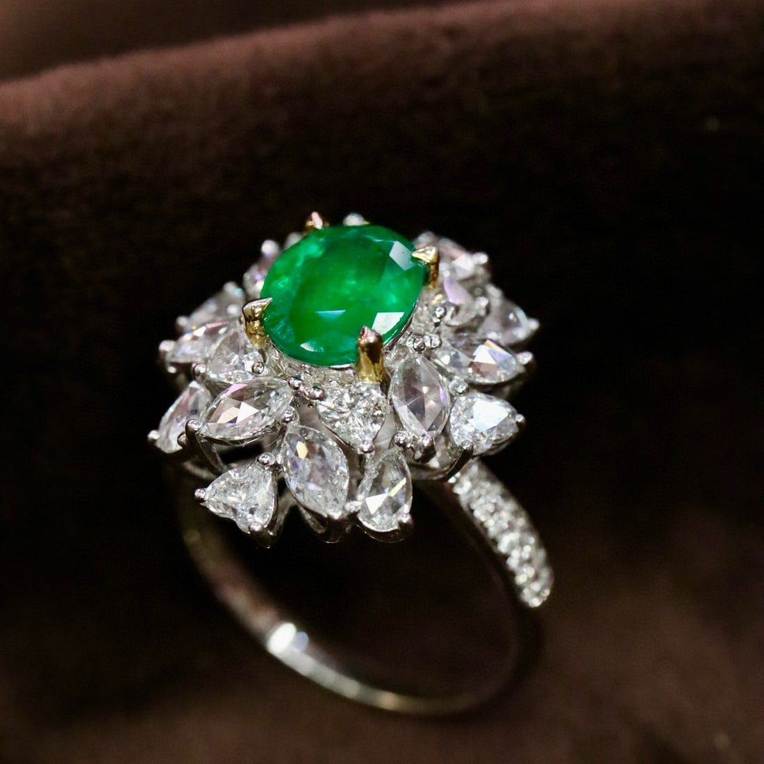 14k Gold 2.85 Ctw Vivid Green Natural Emerald & Diamond Ring - 3