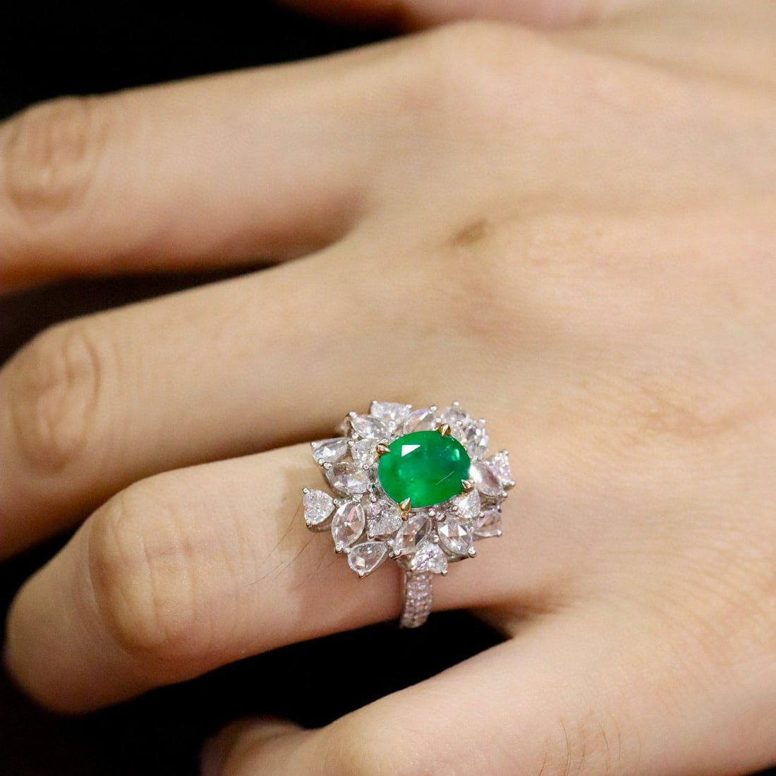 14k Gold 2.85 Ctw Vivid Green Natural Emerald & Diamond Ring - 5