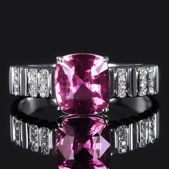 14k Gold 2.10 Ctw Natural Sapphire & Diamond Ring: Ref:231060238 // gold content:14k gold // ring size:7. 25us // // main gemstone:sapphire // shape:cushion // carat weight:2. 03ct // color:pink // treatment:natural // // adjacent gemstone 2 :