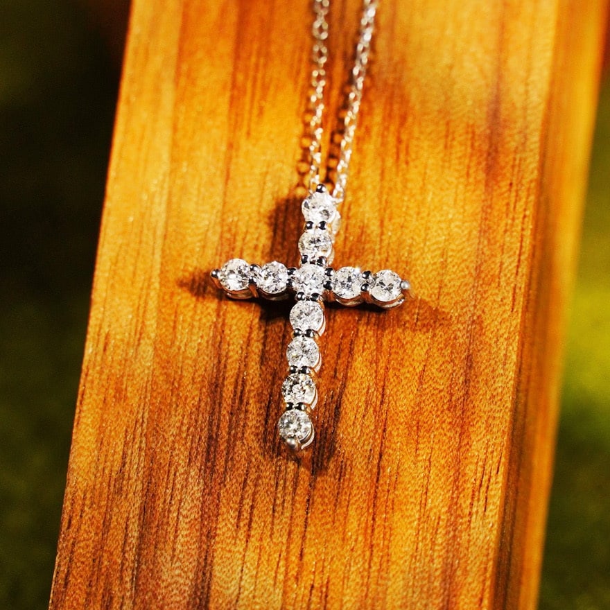 14k Gold 0.5 Ct Natural H Diamond Necklace: Ref:231060254 // gold content:14k gold // main gemstone:diamond // shape:round // carat weight:0. 5ct // clarity grade:vs-si // color:h // treatment:natural // cut grade:g // Condition: NewLow