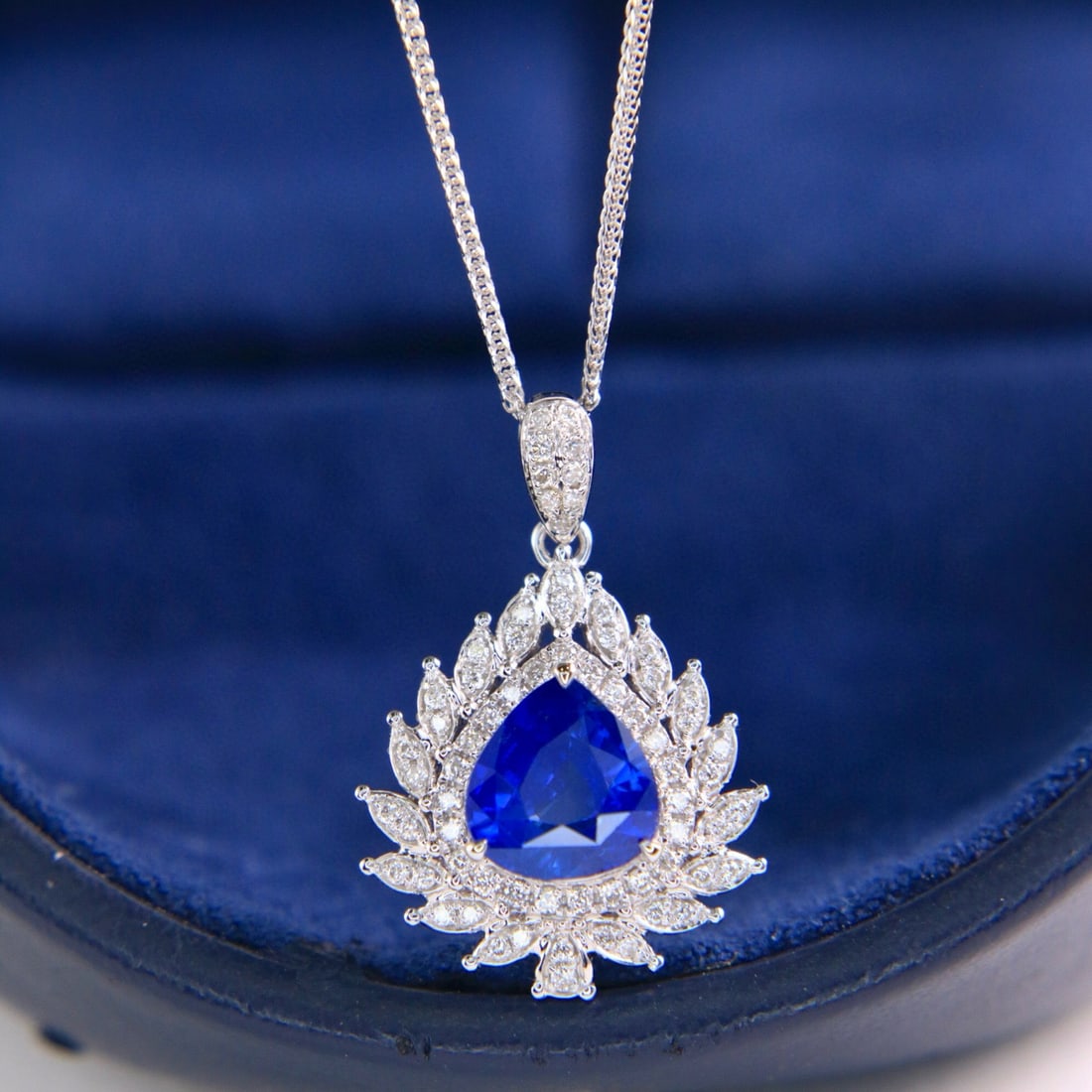 14k Gold 1.72 Ctw Natural Sapphire & Diamond Necklace: Ref:231060261 // gold content:14k gold // main gemstone:sapphire // shape:pear // carat weight:1. 53ct // color:royal blue // treatment:natural // // adjacent gemstone 2 : diamond // shape:round //