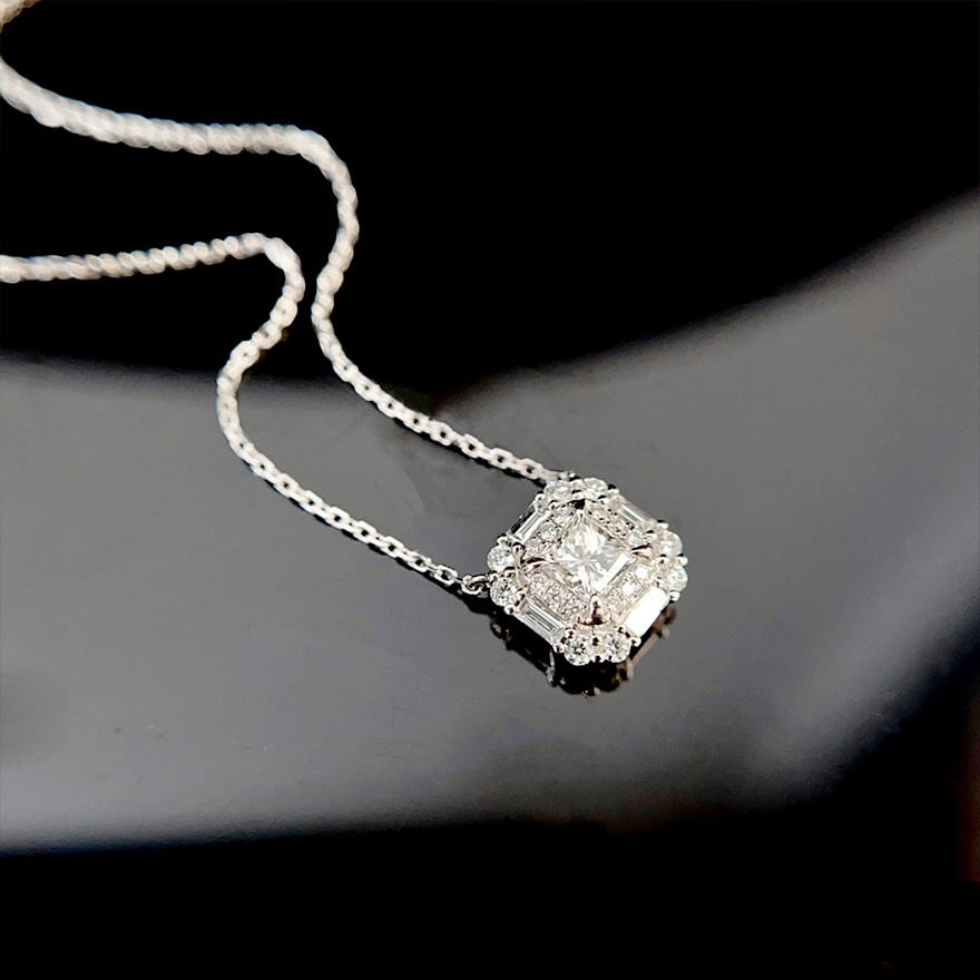 14k Gold 0.3 Ct Natural F Diamond Necklace - 2