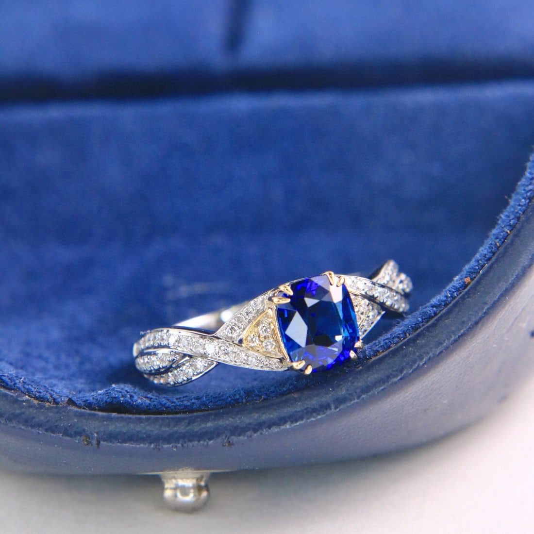 14k Gold 1.55 Ctw Natural Sapphire & Diamond Ring - 2