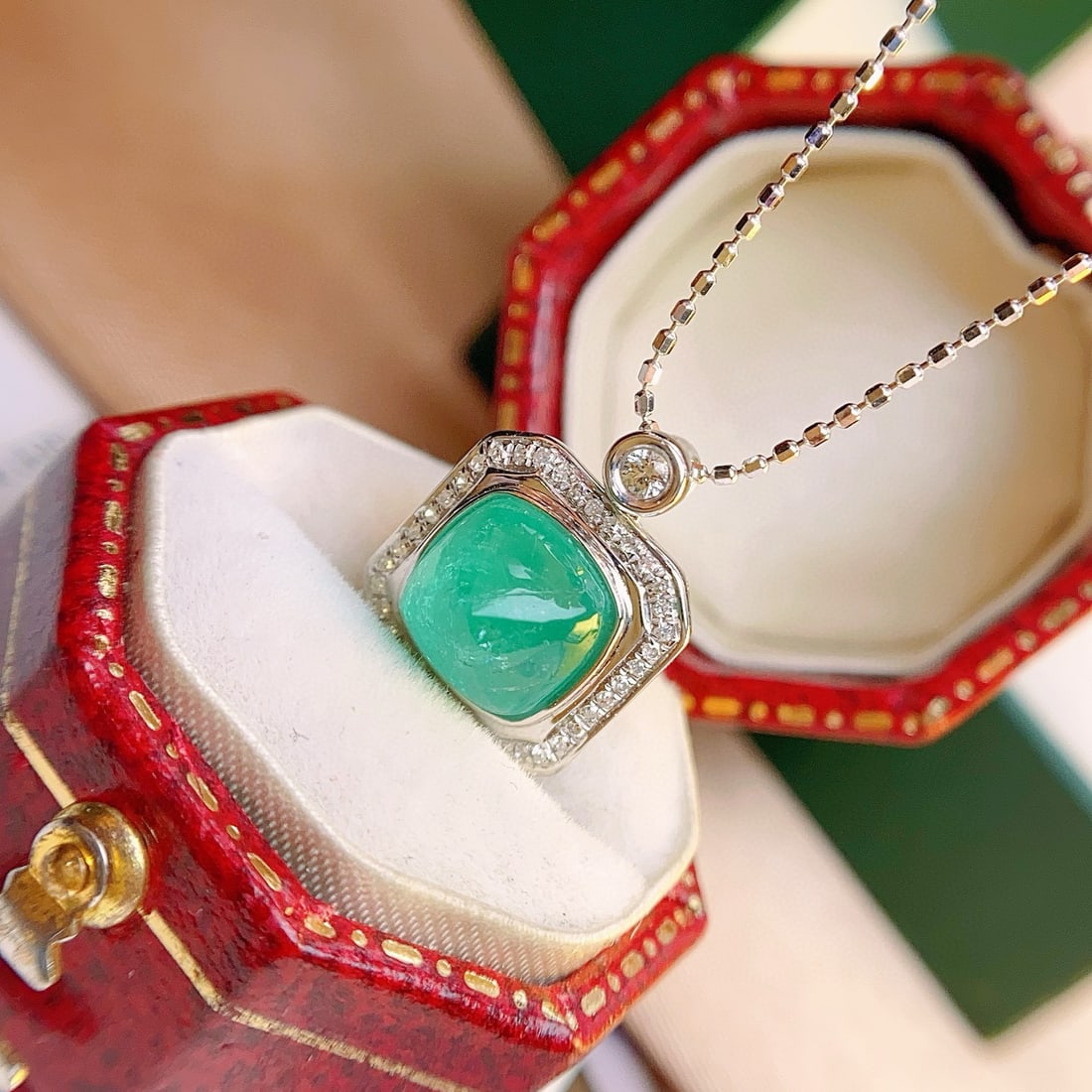 14k Gold 2.30 Ct Natural Emerald & Diamond & Sapphire Necklace - 4