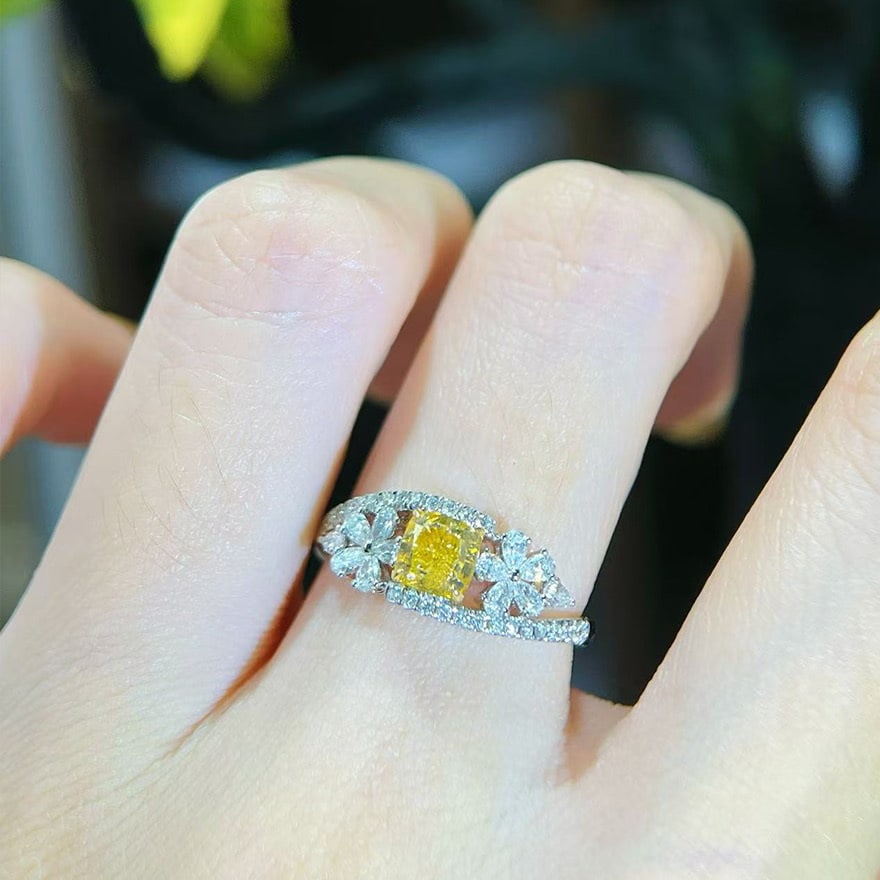 14k Gold 1.20 Ctw Natural Yellow Diamond & Diamond Ring - 2