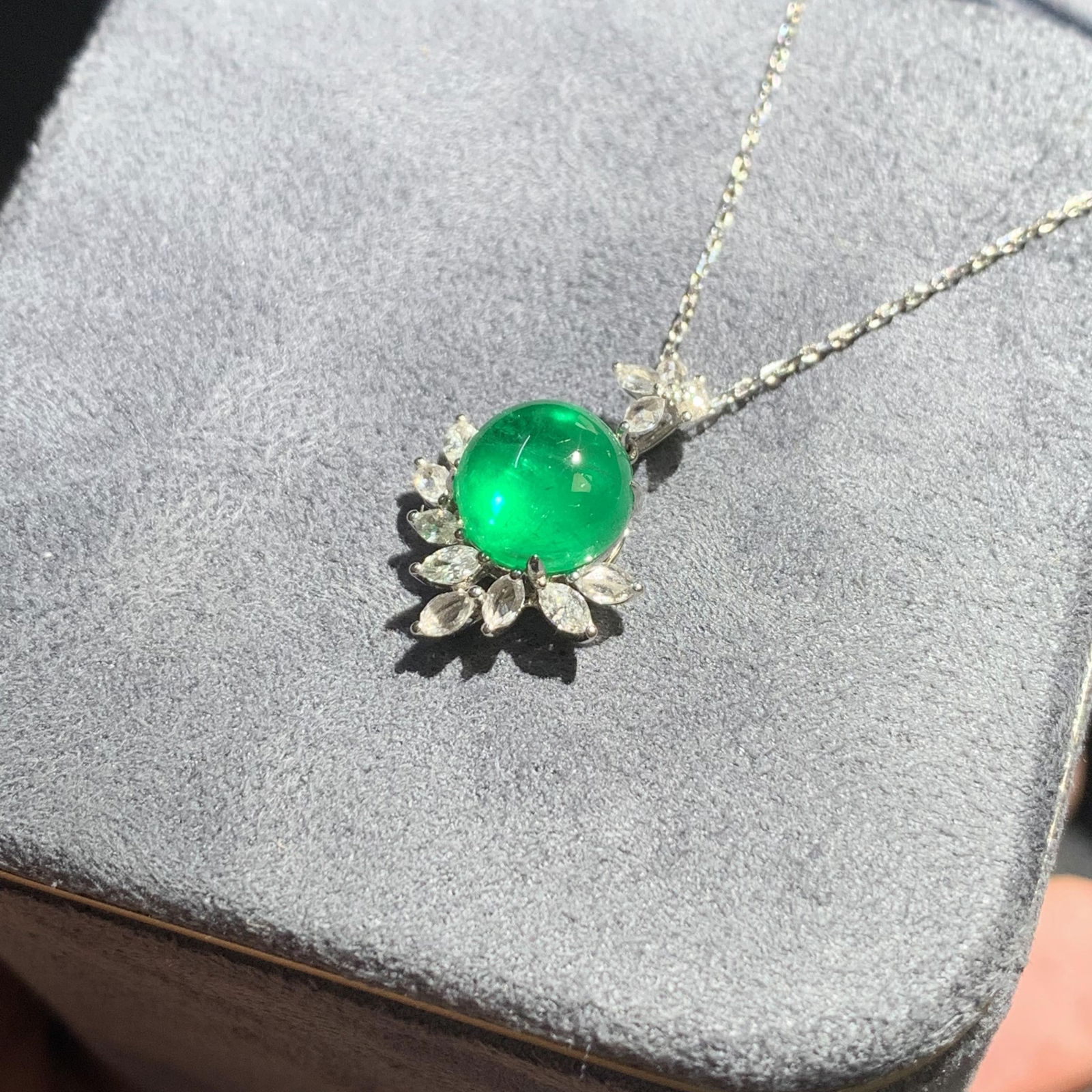 14k Gold 3.40 Ctw Natural Emerald & Diamond Necklace - 3