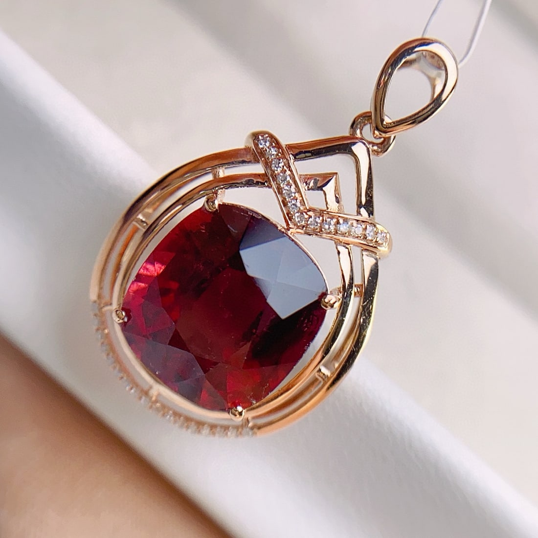 14k Gold 6.00 Ct Natural Tourmaline & Diamond Pendant( Without Chain ): Ref:231060364 // gold content:14k gold // main gemstone:tourmaline // shape:cushion // carat weight:6. 00ct // color:red // treatment:natural // // adjacent gemstone 2 : diamond // number of
