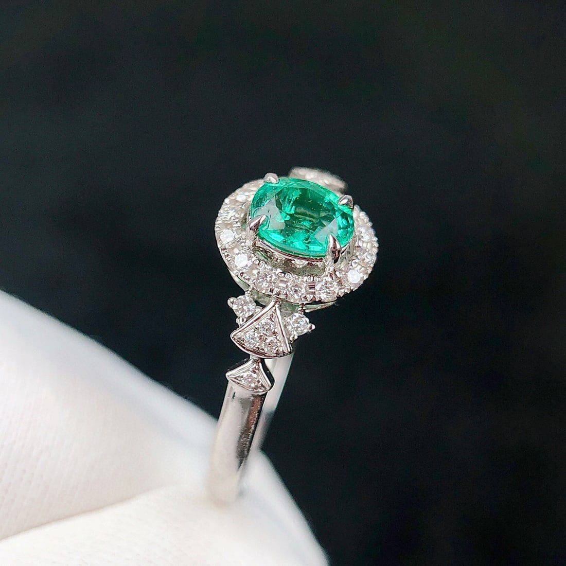 14k Gold 0.42 Ctw Natural Emerald & Diamond Ring - 2