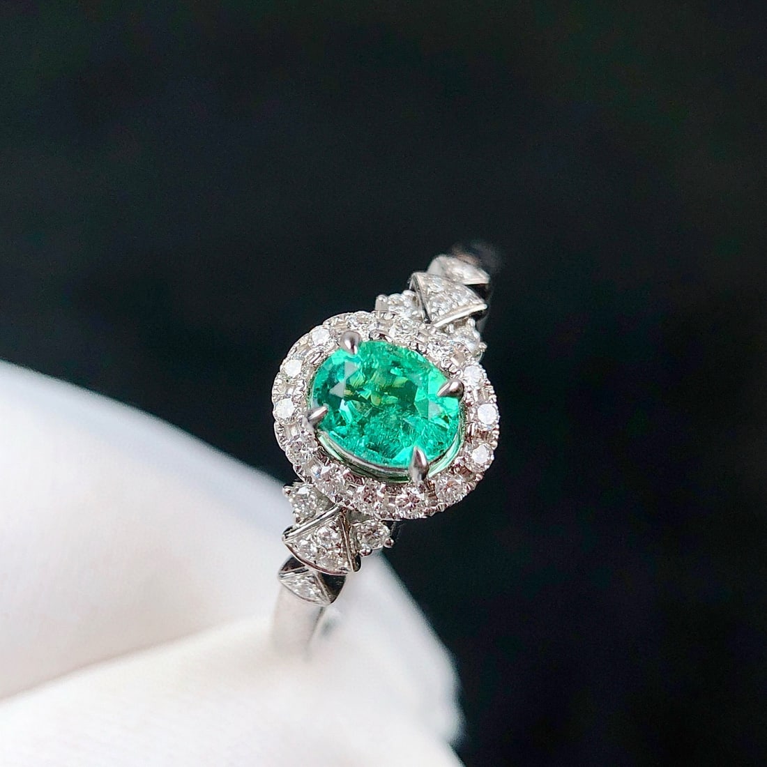 14k Gold 0.42 Ctw Natural Emerald & Diamond Ring - 4