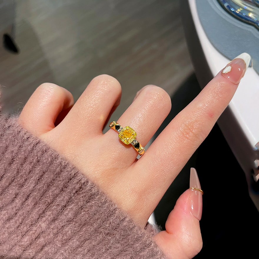 14k Gold 0.80 Ctw Natural Yellow Diamond & Diamond Ring - 2