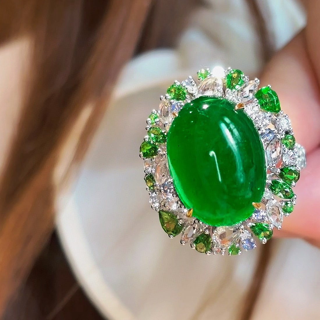 14k Gold 8.45 Ct Natural Emerald & Diamond & Tsavorite Ring: Ref:231060380 // gold content:14k gold // ring size:7. 25us // // main gemstone:emerald // shape:oval // carat weight:8. 45ct // color:green // treatment:natural // // adjacent gemstone 2 :