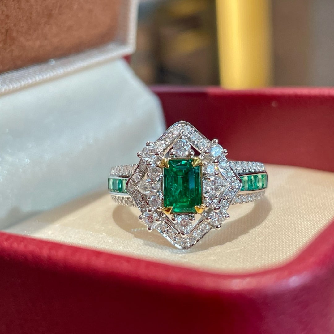 14k Gold 1 Ct Natural Emerald & Diamond Ring: Ref:231060408 // gold content:14k gold // ring size:7. 25us // // main gemstone:emerald // shape:octagonal // carat weight:1ct // color:green // treatment:natural // // adjacent gemstone 2 :